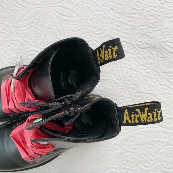 RARE🔥 Dr. Martens Hello Kitty & Friends Jadon Leather Platform Boots, Black - Picture 7 of 10